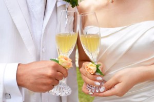 Новые Веселые  тосты свадебные молодоженам (в стихах)